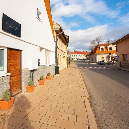 Elevante Apartment *