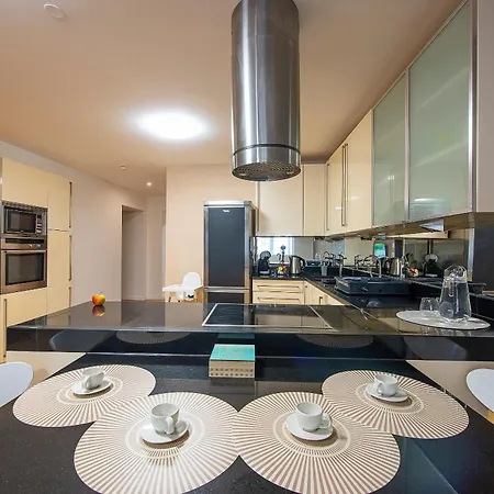 Elevante Apartment *