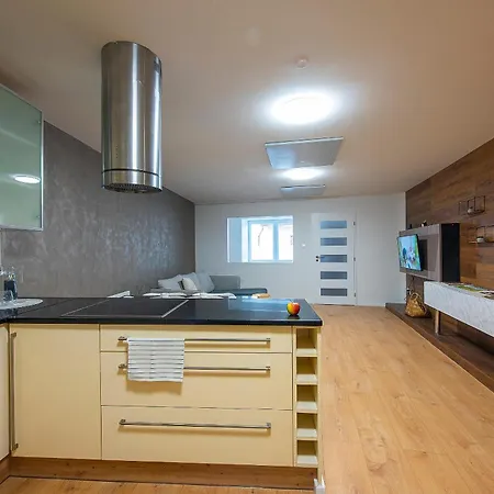 Elevante Apartment *