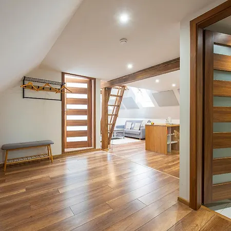 Apartament Elevante *