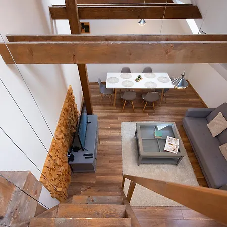 Elevante Apartment *